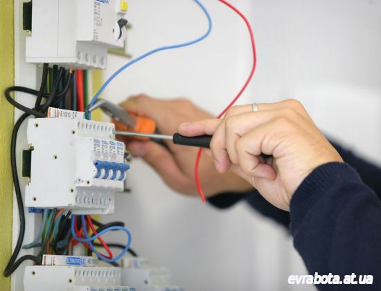 Нужна работа инженер электриком в Болгарии